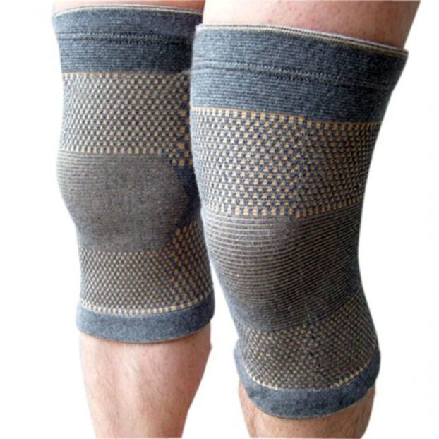 Aux premiers stades de l'arthrose de l'articulation du genou, il est recommandé de porter un bandage de fixation